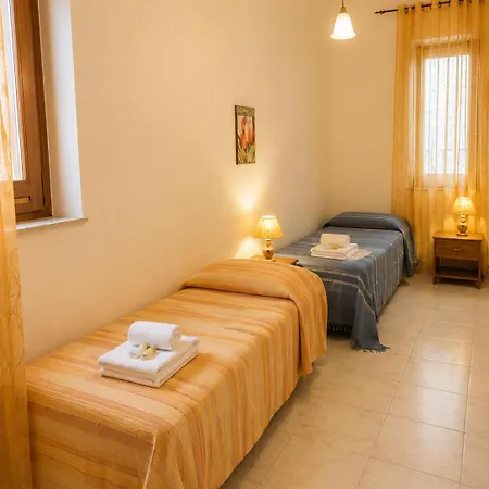 Casa Minzoni Pg Clima & Wi-Fi 卡斯泰拉马莱